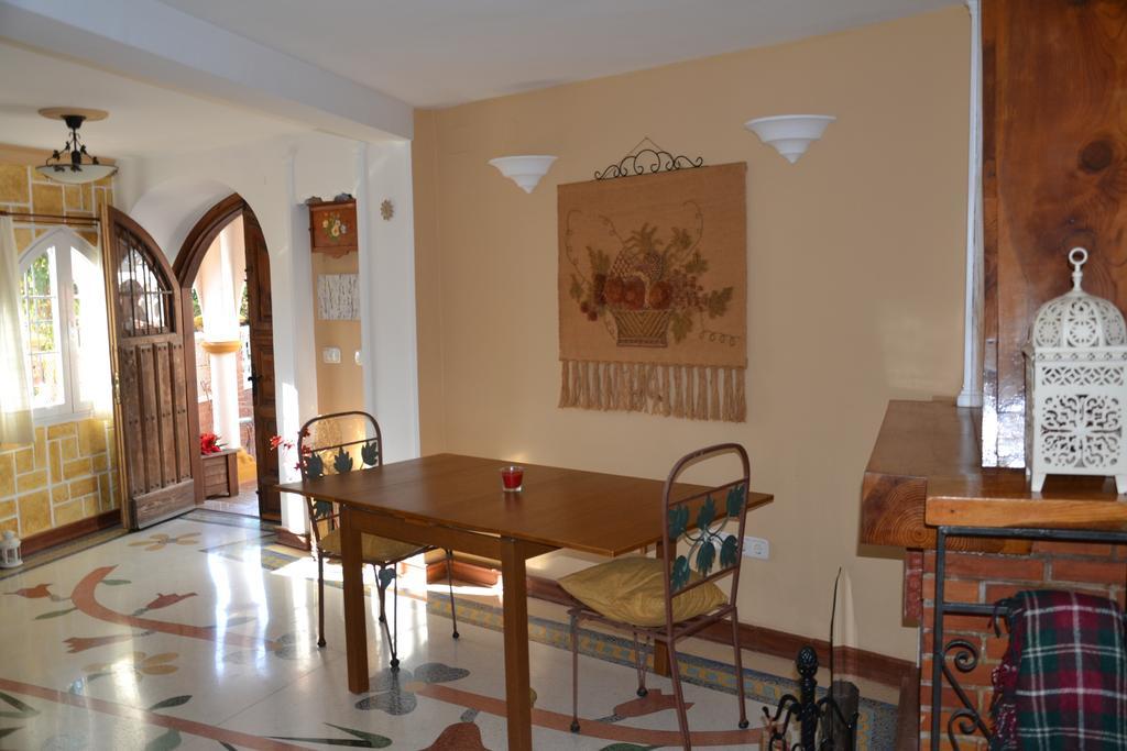 Casa Medieval Chilches ชิสเชส ภายนอก รูปภาพ